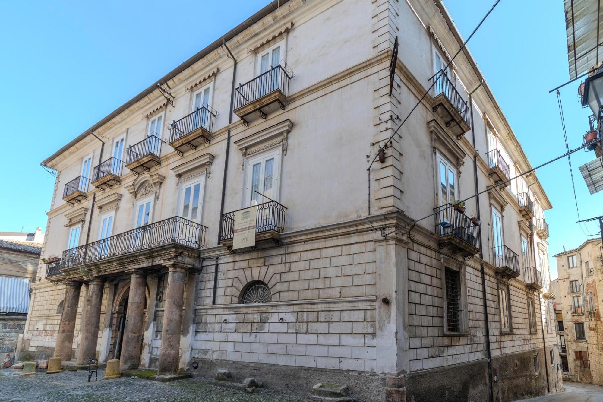 Dimora Storica Giostra Vecchia - Palazzo Grisolia 1809 Cosenza Kültér fotó